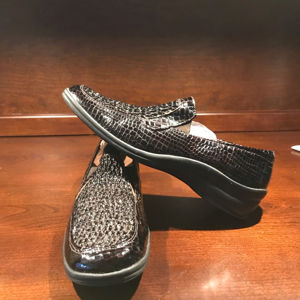 Helle Comfort Slip On Loafer SZ 9-9.5 EUR 40